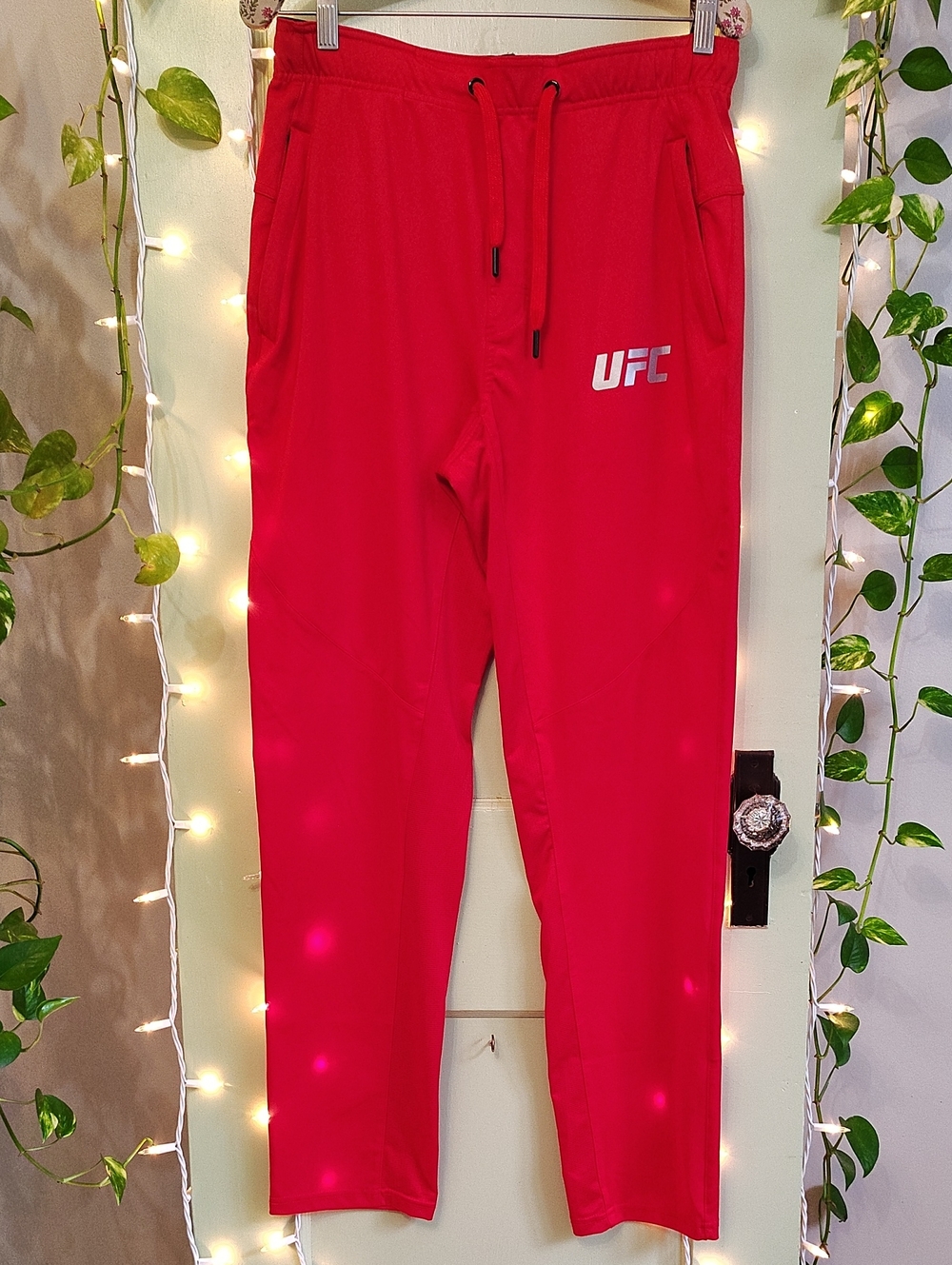 Men's UFC Red Elastic Waistband Zip Pocket Skinny Leg Jogger Pants M